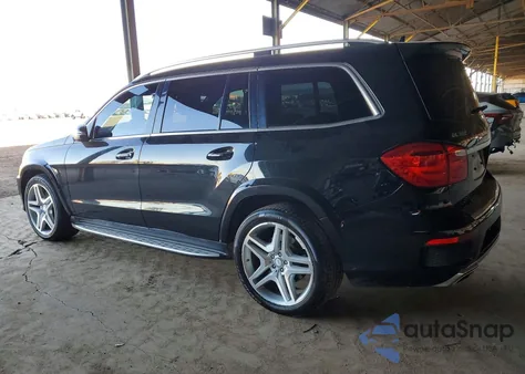 2015 Mercedes-Benz Gl 550 4Matic z USA, uszkodzony, nr VIN 4JGDF7DEXFA510255